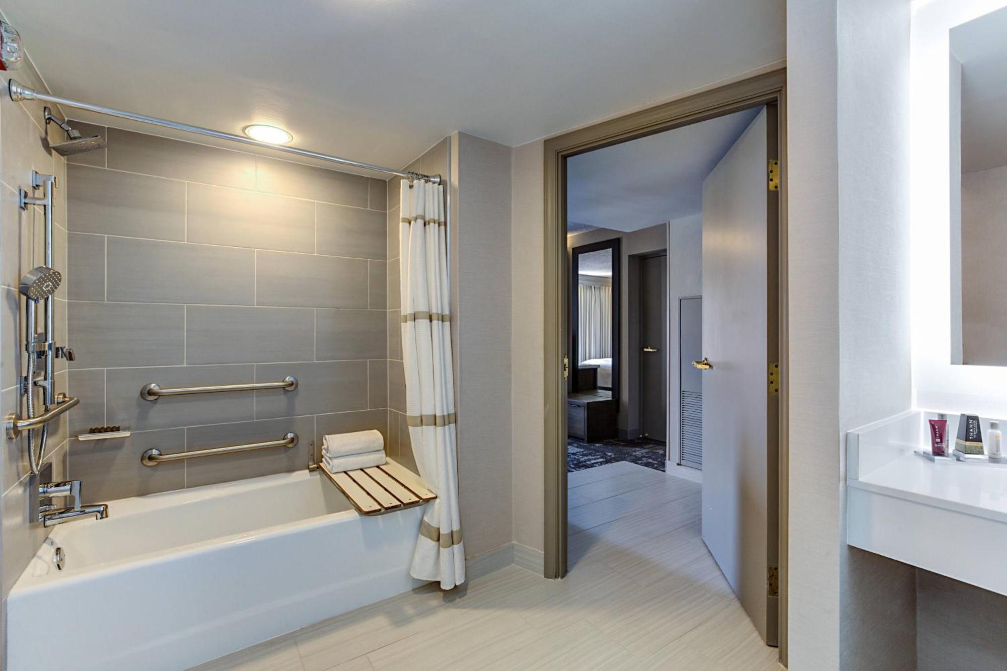 Marriott Dallas Las Colinas Ирвинг Экстерьер фото