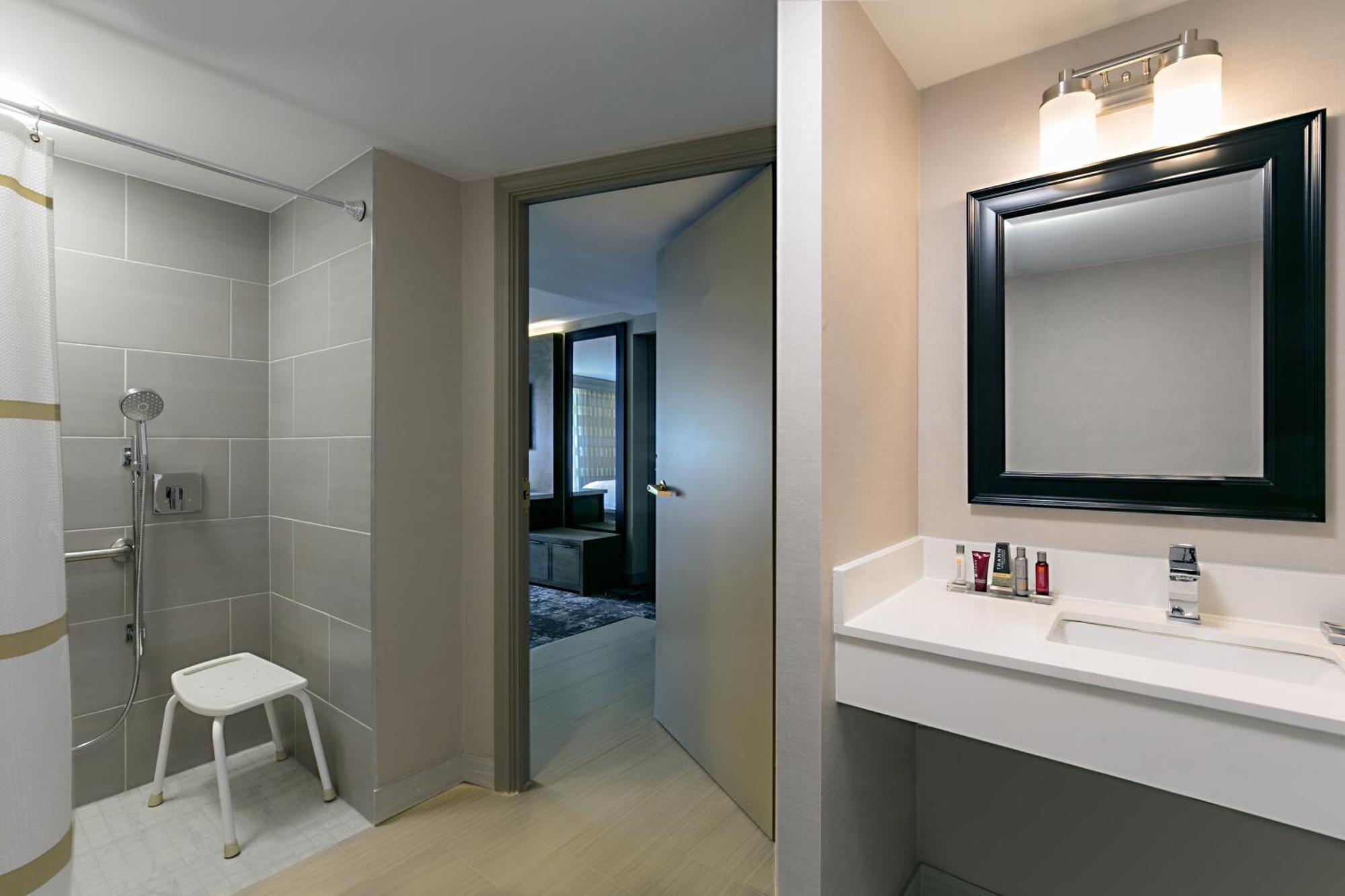 Marriott Dallas Las Colinas Ирвинг Экстерьер фото